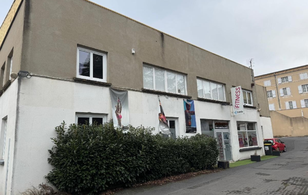 AGENCE IMMOBILIERE LANGONAISE : Office | BRIVES-CHARENSAC (43700) | 1 008 m2 | 385 000 € 